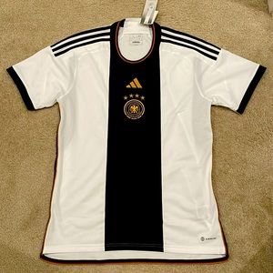 Adidas Germany Home Jersey 2022 men size L NWT